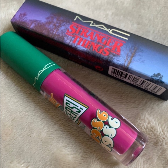 MAC Stranger Things Wild Wheeler Lip Glass NIB - Picture 3 of 5